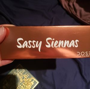 *NEW* DOSE of Color pallete